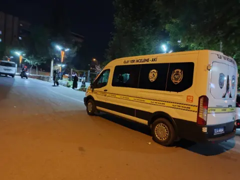 Batman’da Parkta Kavga: 1 Kişi Bıçaklandı