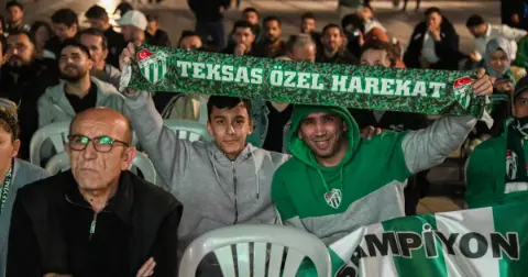 Osmangazi Meydanında Yeşil-Beyaz coşku