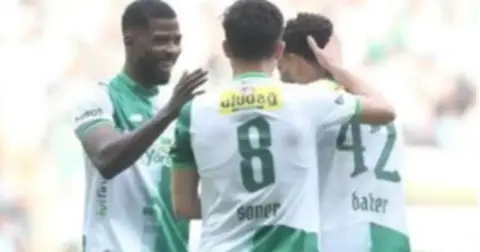 Kral ilk kez suskun kaldı!