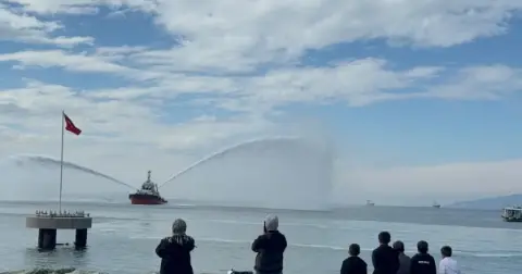 Gemlik’te Cumhuriyet Bayramı coşkusu denize taştı