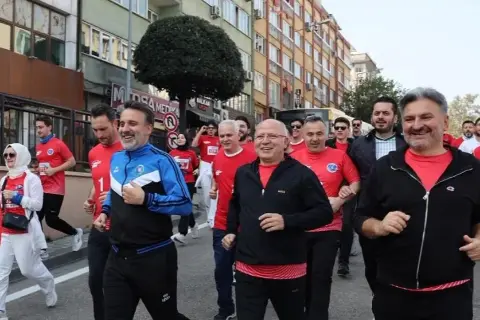 Tepebaşı'nda Trafik Kazası: Otomobil Dolmuşa Çarptı