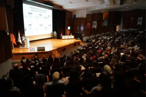 Bursa’da anne sütü sempozyumuna yoğun ilgi