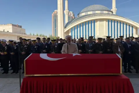 İşçilerin kaldığı konteyner yatakhane alevlere teslim oldu