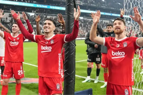 Beşiktaş, Başakşehir engelini 2 golle aştı