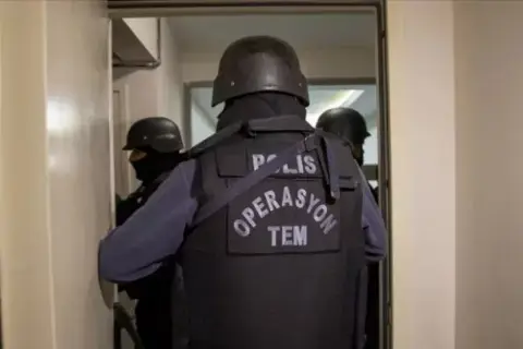 Muğla dahil 30 ilde çete operasyonu: 30’u çocuk yaşta 85 şüpheli gözaltında