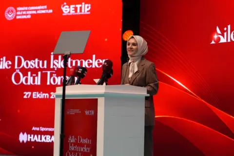 Bakan Göktaş: “Aileyi güçlendirmek için tüm alanlar aile dostu olmalı”