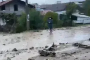 Bursa’da dere taştı! Ekipler bölgeye sevk edildi