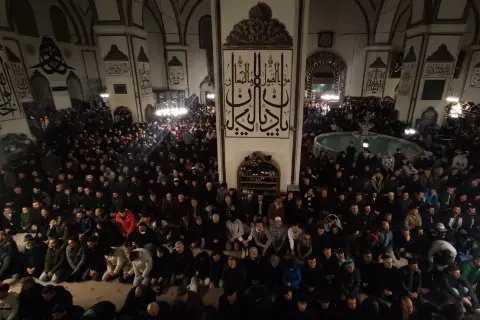Bursa'da motosiklet yayaya çarptı