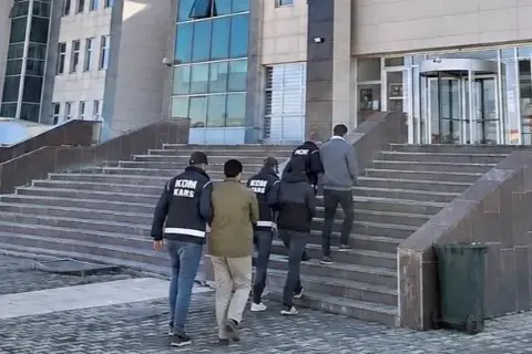 Kars ve Bursa’da zimmet ve sahtecilik operasyonu: 2 tutuklama