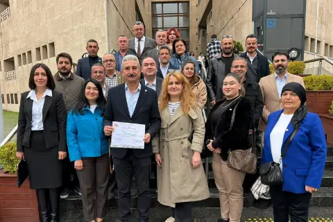 Yeni Parti Bursa İl Başkanı Yeşiltaş mazbatasını aldı
