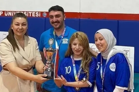Kral ilk kez suskun kaldı!