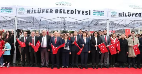 Bursa Nilüfer'de Cumhuriyet Bayramı coşkusu! Başkan Şadi Özdemir'den dikkat çeken mesaj