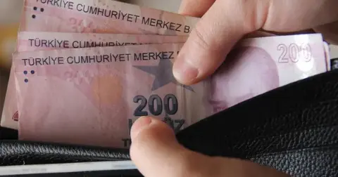 Emekli ve memur maaşlarında yeni hesap! Ocak 2027 zammı için rakamlar değişti