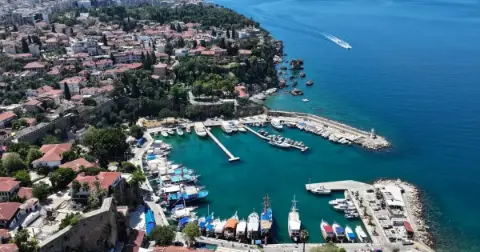 Antalya nüfusunun 5 katından fazla turist ağırladı