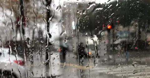 Bursa'ya Meteoroloji'den kuvvetli sağanak uyarısı! Salı günü için dikkat çeken açıklama
