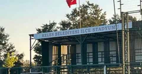 Bursa'da stadyuma 240 kişilik yeni tribün! Seyirci kapasitesi artırılacak