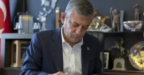 Özgür Özel’e yakın ekibinden sürpriz çağrı!