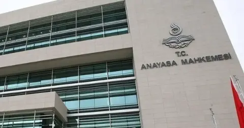 AYM'den okul değiştirme cezası verilen lise öğrencileri için hak ihlali kararı