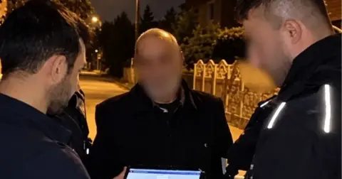 14 yıllık firarinin izini emekli maaşı ele verdi