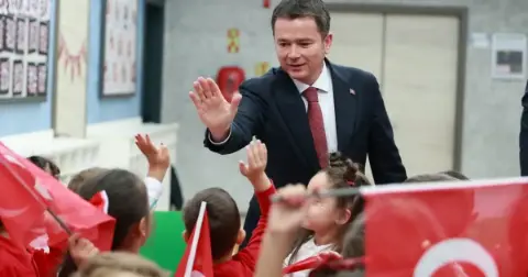 Bursa'da miniklerden 29 Ekim kutlaması! Cumhuriyet coşkusu kreşlere taşındı