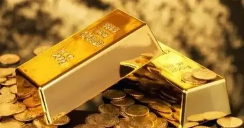 Altın fiyatlarında kritik eşik: Ünlü analistten düşüş uyarısı!