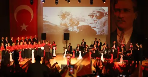 Bursa'da Cumhuriyet'in 103. Yılı Müzik Ziyafetiyle Kutlandı