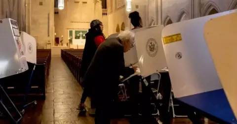 ABD ara seçimlerine 4 gün kala Trump'tan iki miting iptali