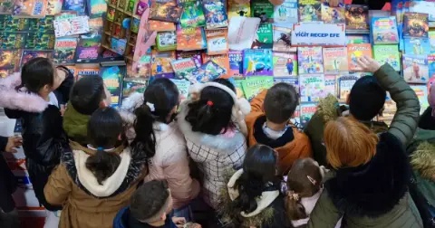 Bursa'da 1 milyon kitabın buluşacağı dev fuar başlıyor! 145 yazar İnegöl'e geliyor