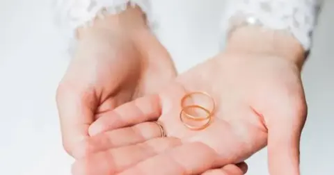 Evlenecekleri ilgilendiriyor! Borçsuz nasıl evlenilir? Uzman isim tek tek açıkladı