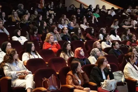 Bursa’da anne sütü sempozyumuna yoğun ilgi
