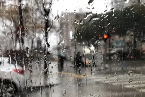 Bursa'ya Meteoroloji'den kuvvetli sağanak uyarısı! Salı günü için dikkat çeken açıklama