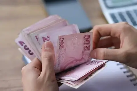 Emekli ve memur maaşlarında yeni hesap! Ocak 2027 zammı için rakamlar değişti