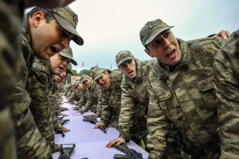 Bursa Büyükşehir Belediyesi'nden askere gidecek gençlere müjde! IBAN'lara para yatırılacak