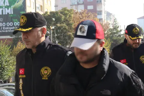 Eskişehir merkezli 5 ilde fuhuş operasyonu: 19 şüpheli gözaltına alındı