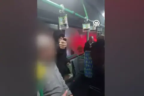 Kadıköy'de Otobüste Biber Gazlı Saldırı: Yolcular Dehşeti Yaşadı