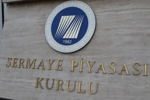 Atatürk ve Türk bayrağına hakaret eden öğretmen gözaltına alındı!