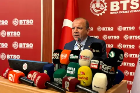 Bursa Gemlik’te Cumhuriyet coşkusu büyük bir balo ile kutlandı