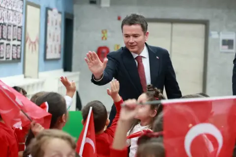 Bursa'da miniklerden 29 Ekim kutlaması! Cumhuriyet coşkusu kreşlere taşındı