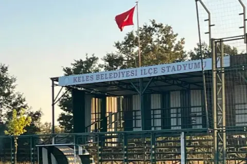 Bursa'da stadyuma 240 kişilik yeni tribün! Seyirci kapasitesi artırılacak