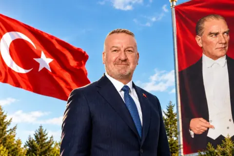 Bursa Karacabey'de 29 Ekim coşkusu iki gün sürecek! Emre Altuğ konserinin saati ve yeri belli oldu