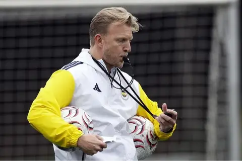 Dirk Kuyt'ın Fenerbahçe'deki İlk 11'i Belli Oldu: İki Değişiklik