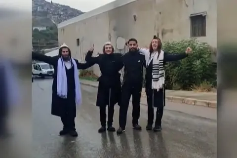 İzmir'de Seçim Kutlaması: Hasedik Yahudilerin Dansı Şaşkınlık Yarattı