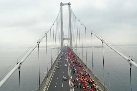 Osmangazi Köprüsü'nde "Cumhuriyet Koşusu" düzenlendi