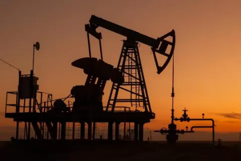 Brent petrolün varili 111,57 dolardan işlem görüyor