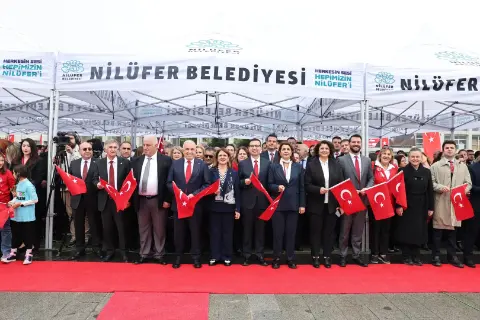 Bursa Nilüfer'de Cumhuriyet Bayramı coşkusu! Başkan Şadi Özdemir'den dikkat çeken mesaj