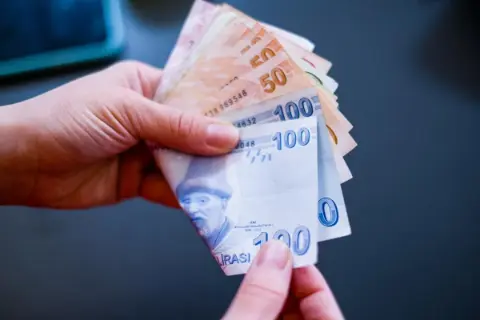 Türkiye'nin turizm geliri üçüncü çeyrekte 25,5 milyar dolara ulaştı