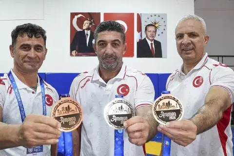 Uzun yıllar ara verdikleri güreş kariyerlerini Dünya Şampiyonası’nda dereceyle taçlandırdılar