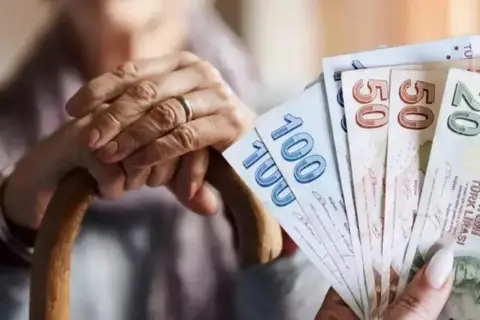 Emekli ve memurun gözü maaş zammında: Uzman isim masadaki formülleri açıkladı!