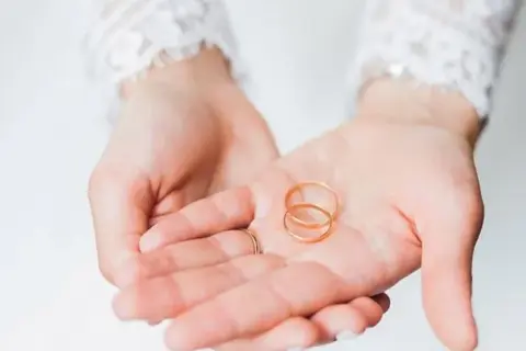 Evlenecekleri ilgilendiriyor! Borçsuz nasıl evlenilir? Uzman isim tek tek açıkladı