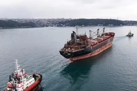 İstanbul Boğazı'nda trafik askıya alındı